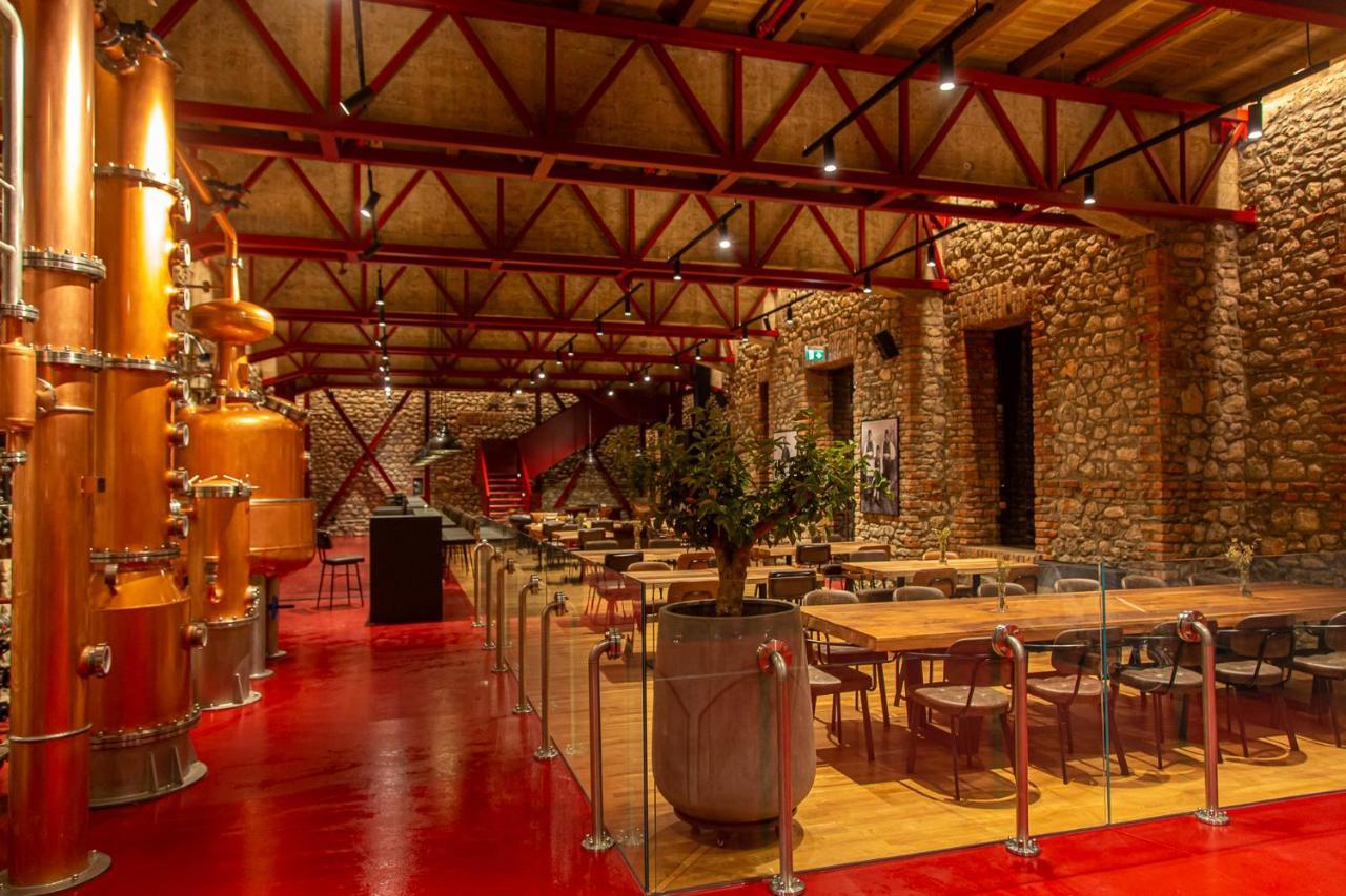 Melesin Distillery Leskovik Bagian luar foto
