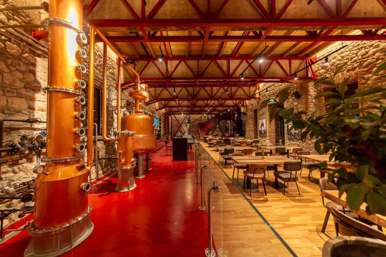 Melesin Distillery Leskovik Bagian luar foto