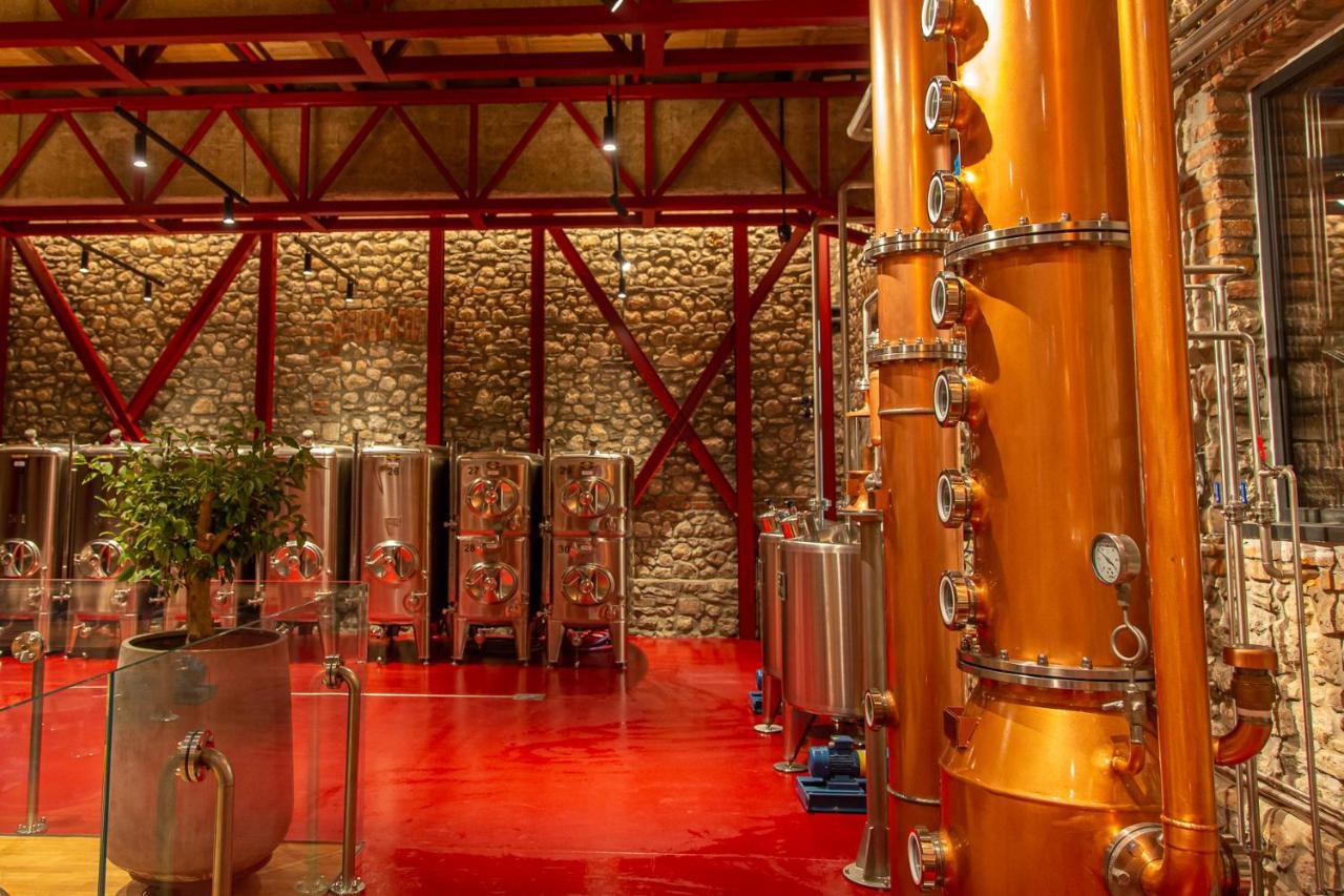 Melesin Distillery Leskovik Bagian luar foto