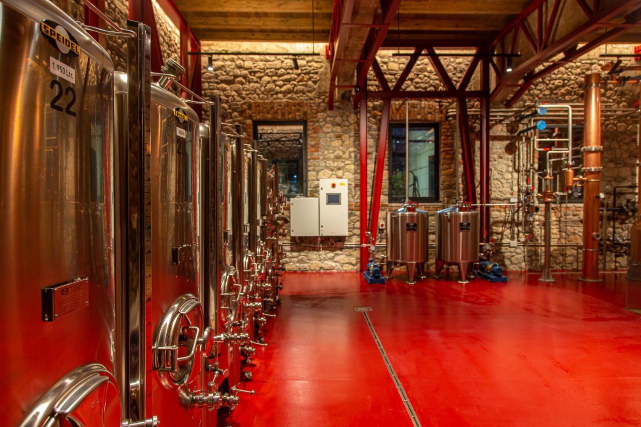 Melesin Distillery Leskovik Bagian luar foto